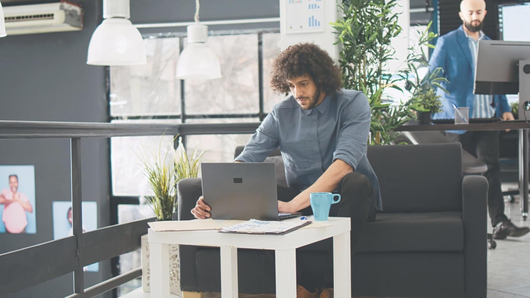 Équipe travaillant sur un projet de venture building